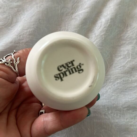 Ever Spring White Ceramic Reed Diffuser Vase - Picture 3 of 4